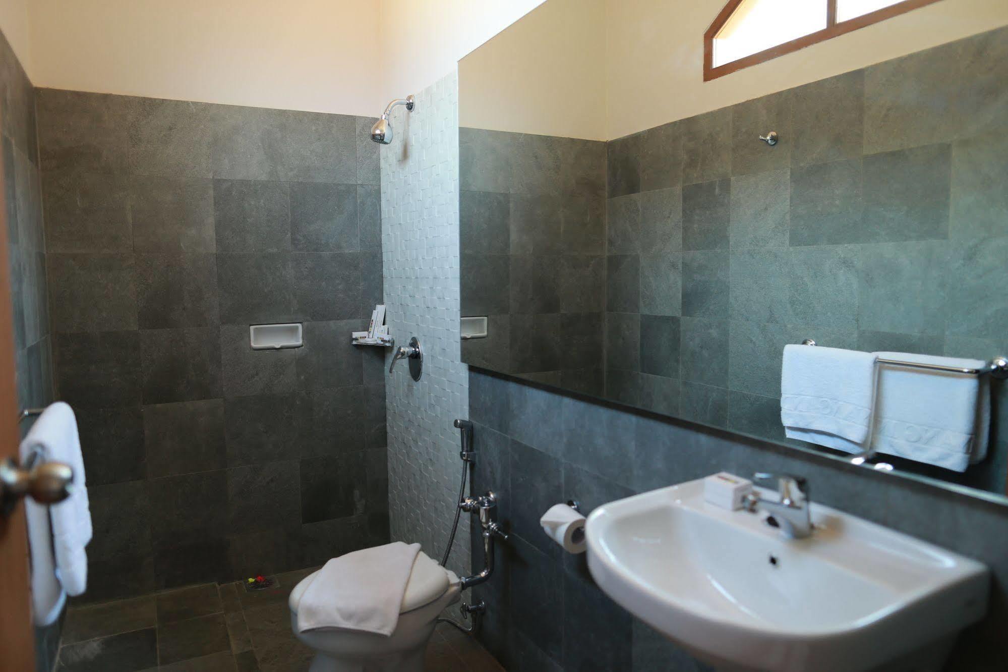 Sanghyang Indah Spa Resort Anyer Eksteriør billede
